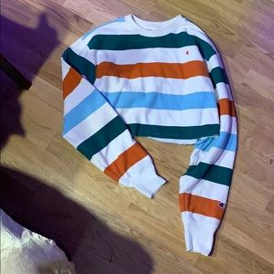 Cropped champions top